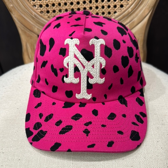 Gucci x MLB Pink Leopard GG Print Cap - Picture 1 of 7